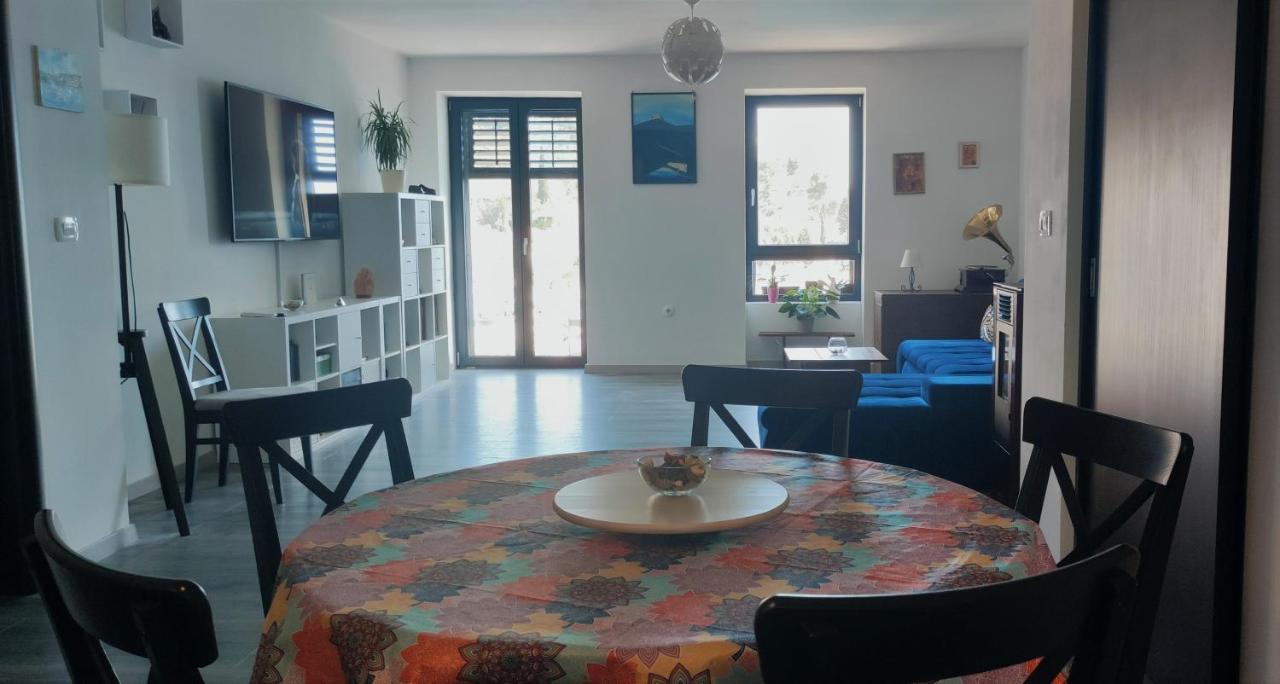 Beautiful Seaside 2 Bedroom Apartment Babina Rabac Exterior foto
