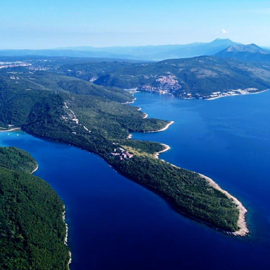 Beautiful Seaside 2 Bedroom Apartment Babina Rabac Exterior foto
